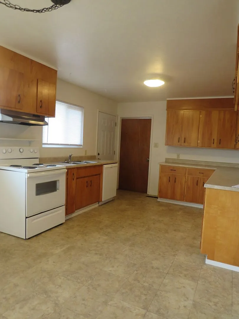 2 Bedroom 1 Bath House — Photo 1