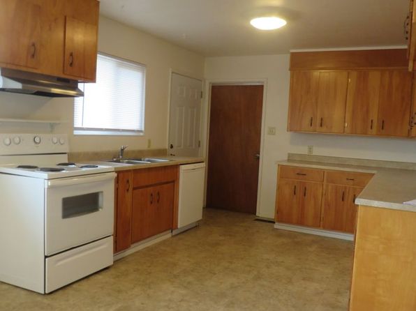 644 S Shasta St