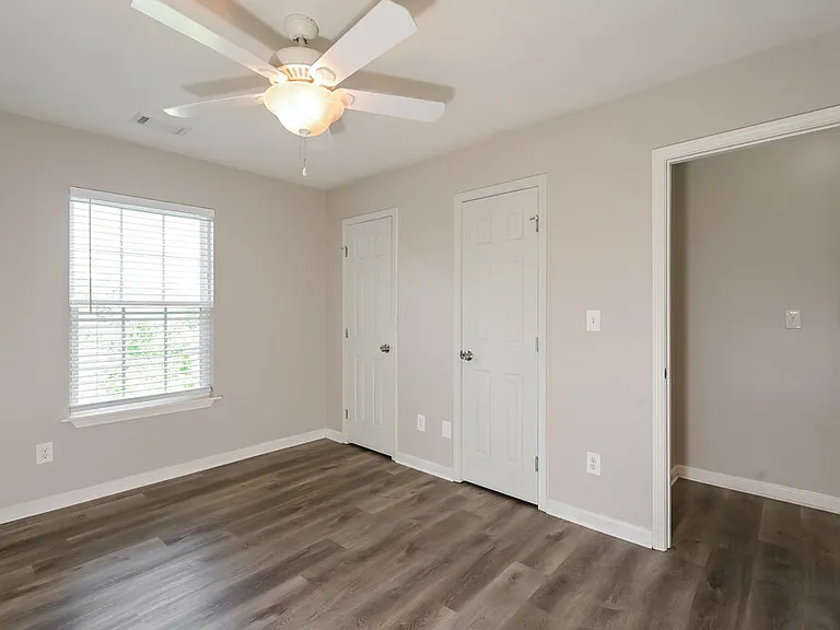 122 Village Pkwy — Photo 13