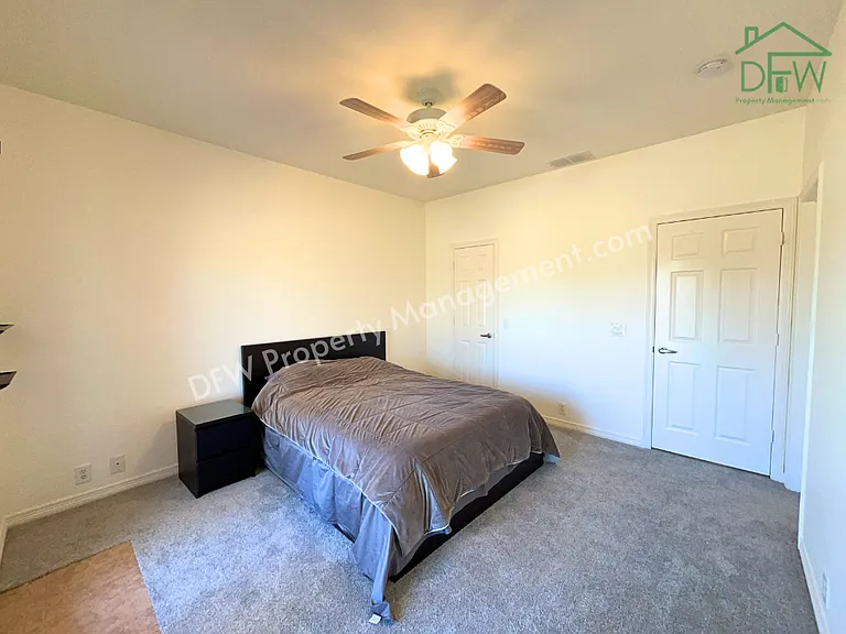 1205 Golden Gate Dr — Photo 24