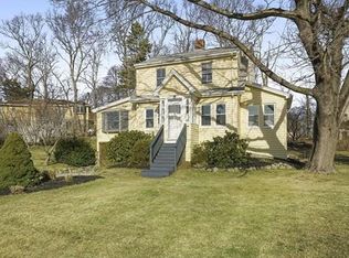 9 Meadow Rd, Hingham, MA 02043