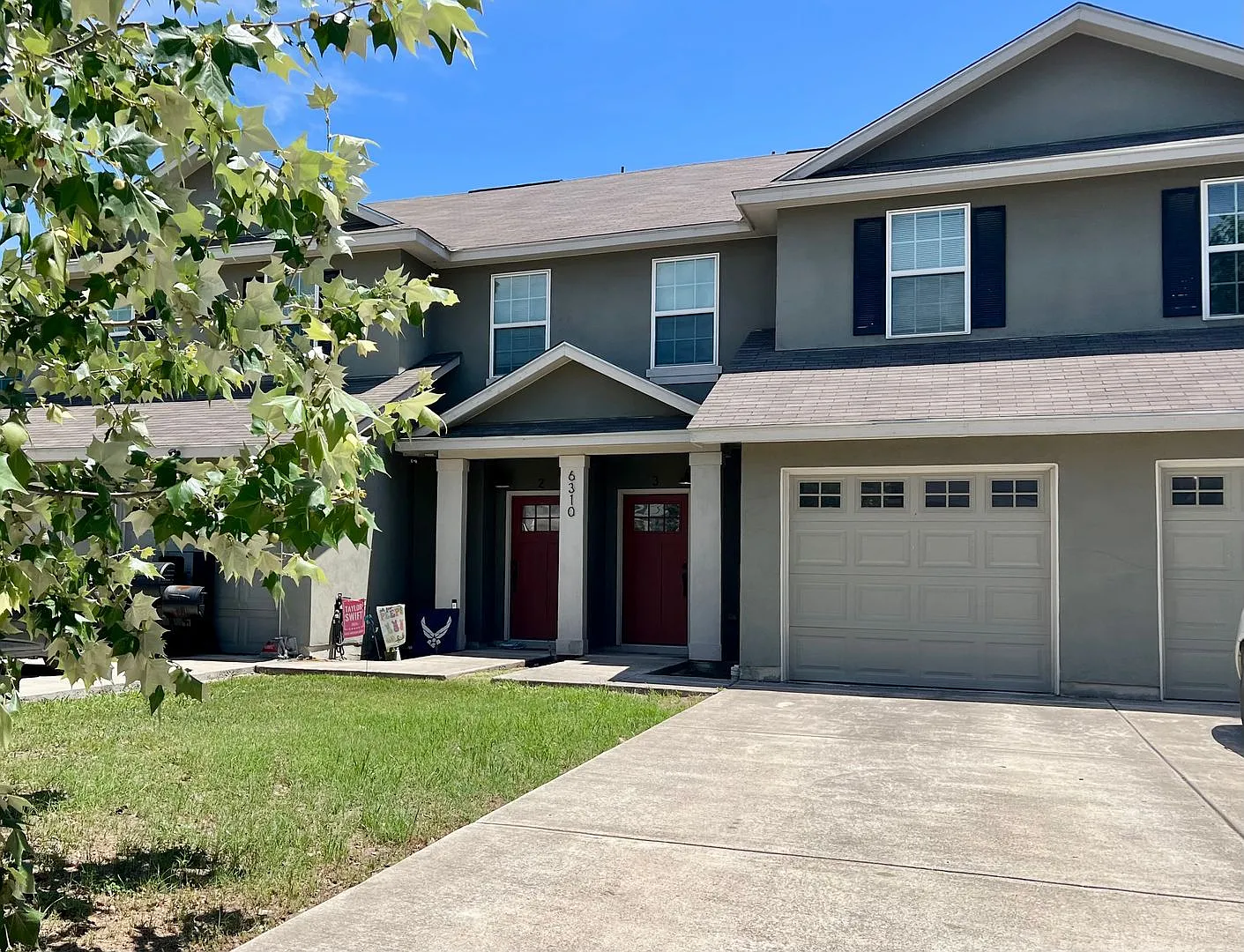 Spacious Townhome with a Private Backyard & No Rear Neighbors! — Photo 1