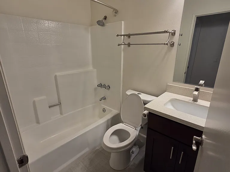 1130 Rexford Dr #7 — Photo 8