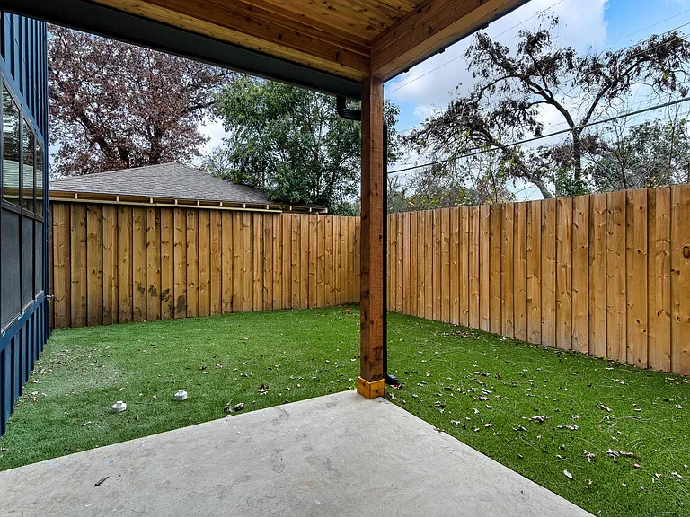 6249 Saint Moritz Ave — Photo 37