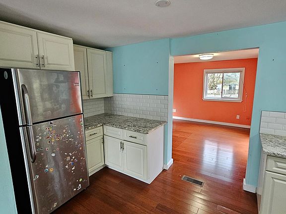 5th image of 20625 NE 76th Pl