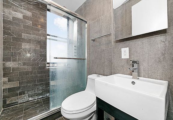 3rd image of 124 E 117th St APT 5E