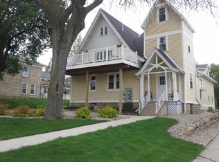 137 Church St APT 1, Sun Prairie, WI 53590