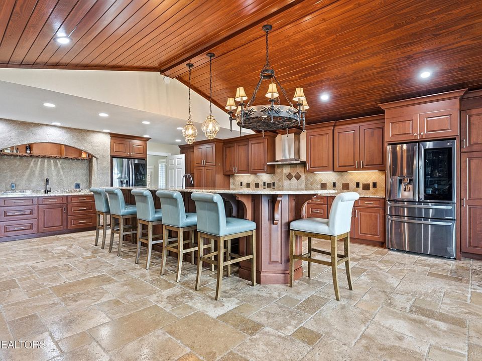 25th image of 401 Gholdston Dr