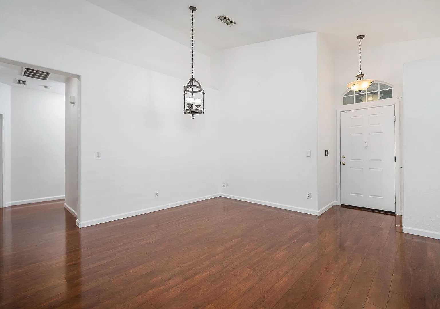 2066 Horseshoe Glen Cir — Photo 4