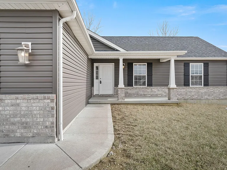 116 Palace Way Dr — Photo 3