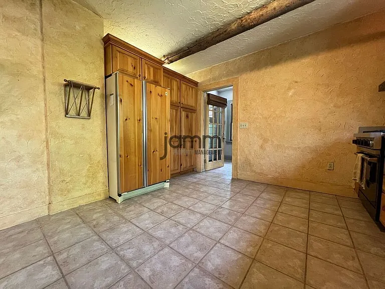 3232 Clarendon Rd — Photo 14