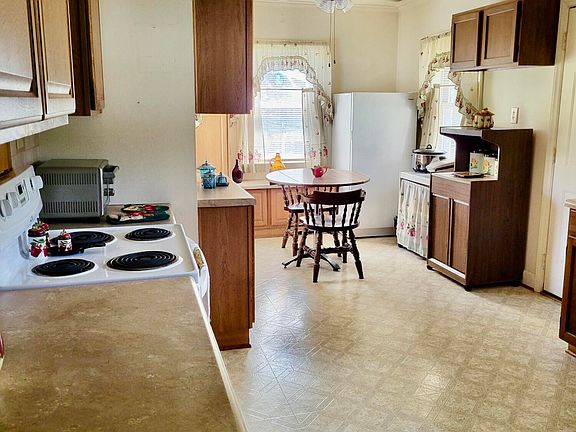 4th image of 46 Harper Ln