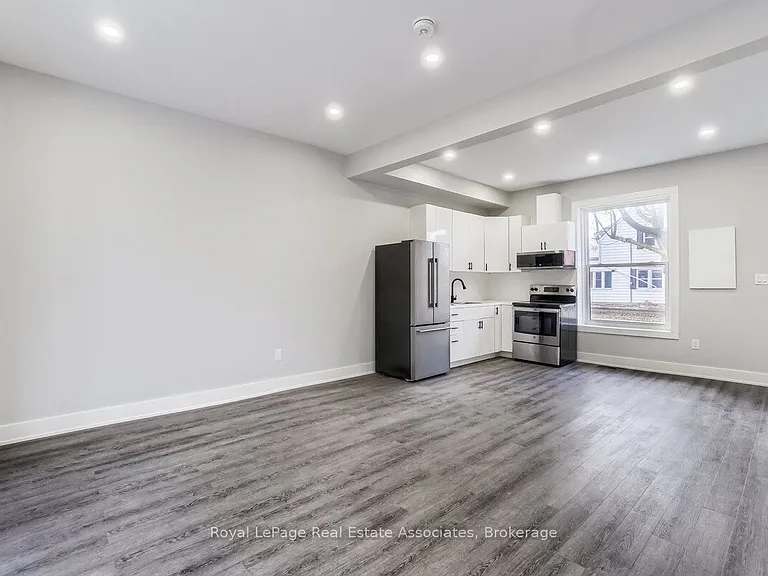 39 Welland Ave S #1 — Photo 10