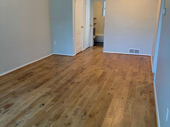 4th image of 107 Victor St NE APT 1