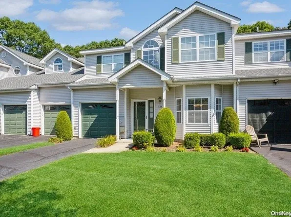 151 Willow Wood Drive #151, Oakdale, NY 11769