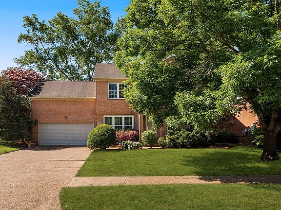 2nd image of 168 Clarendon Cir