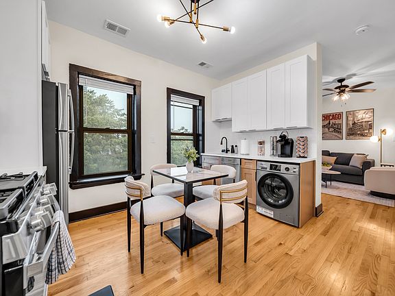2nd image of 1481 W Erie St APT 1R