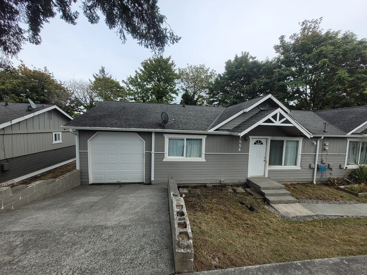 1554 Houston Ave — Photo 1