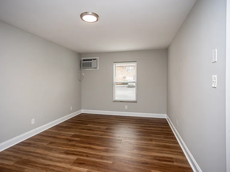 Creek Ridge Apartments — Photo 16