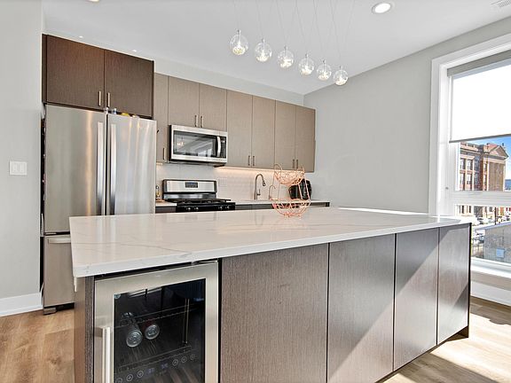 3rd image of 2304 W Jackson Blvd Unit 3W