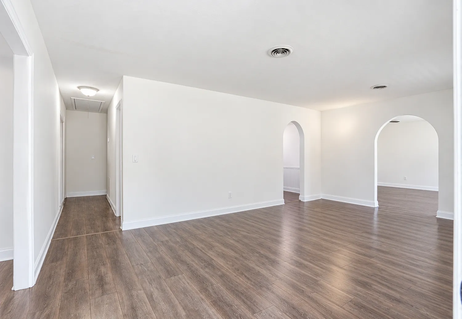 3 bed, 1.5 bath, 1535 sqft, $2,300 — Photo 4