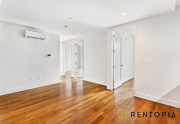 5th image of 310 Graham Ave #2D