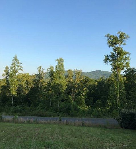 1st image of 14 Meadow Brooke Ln