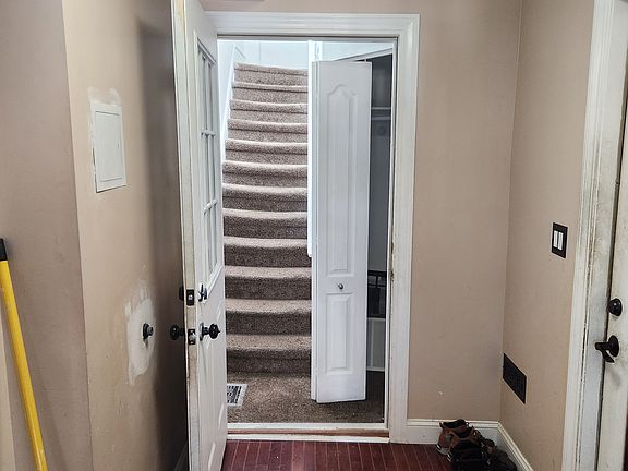 2 floor entrance