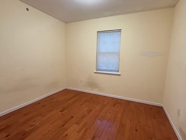 1210 Wallace St #2 — Photo 3