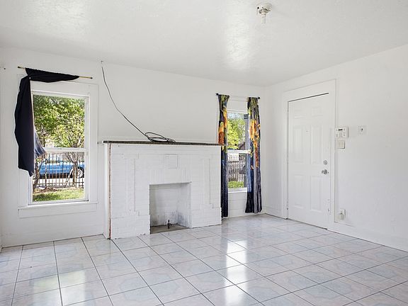 4th image of 2634 Emmett St
