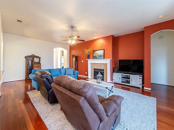 4th image of 11923 Cobblestone Dr