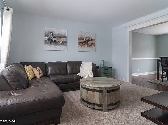 4th image of 247 Alexandra Ct
