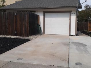 9350 Aizenberg Cir, Elk Grove, CA 95624