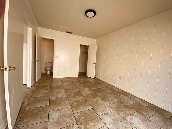 4th image of 2241 W Pensacola St APT 89