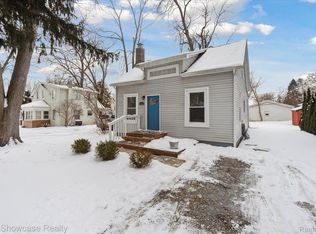 3023 Norcott Dr, Keego Harbor, MI 48320