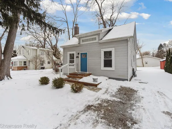 3023 Norcott Dr, Keego Harbor, MI 48320