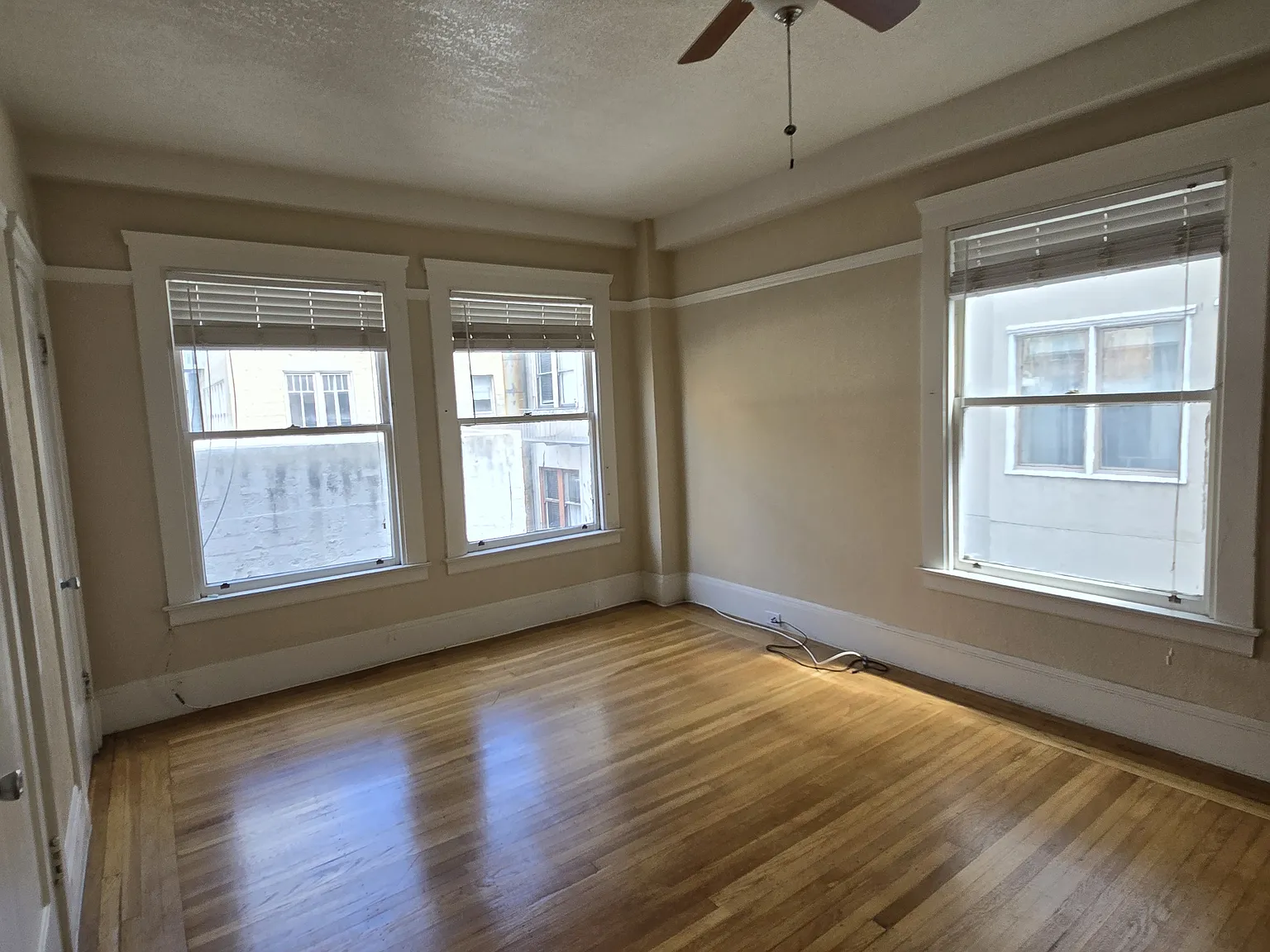 520 Taylor — Photo 4