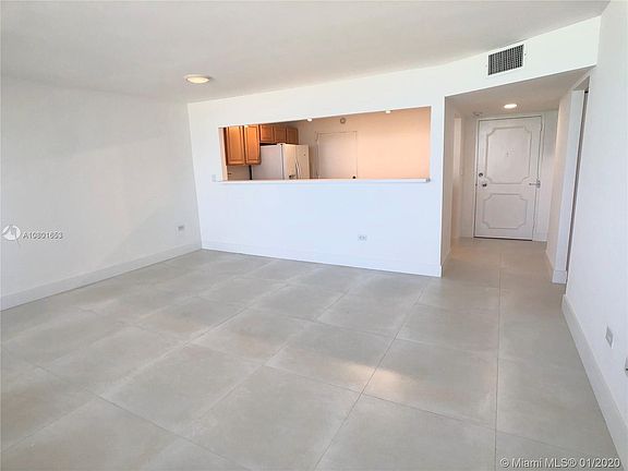 3rd image of 7135 Collins Ave APT 914