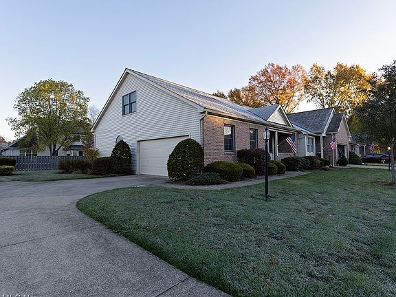 3rd image of 124 Oakley Green Dr