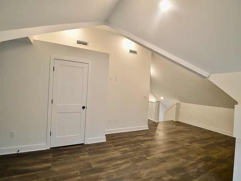 21 Nichols St — Photo 12