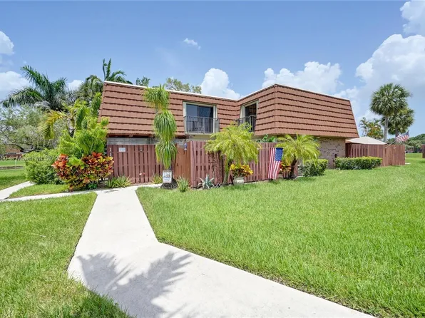 11917 SW 12th Ct, Davie, FL 33325