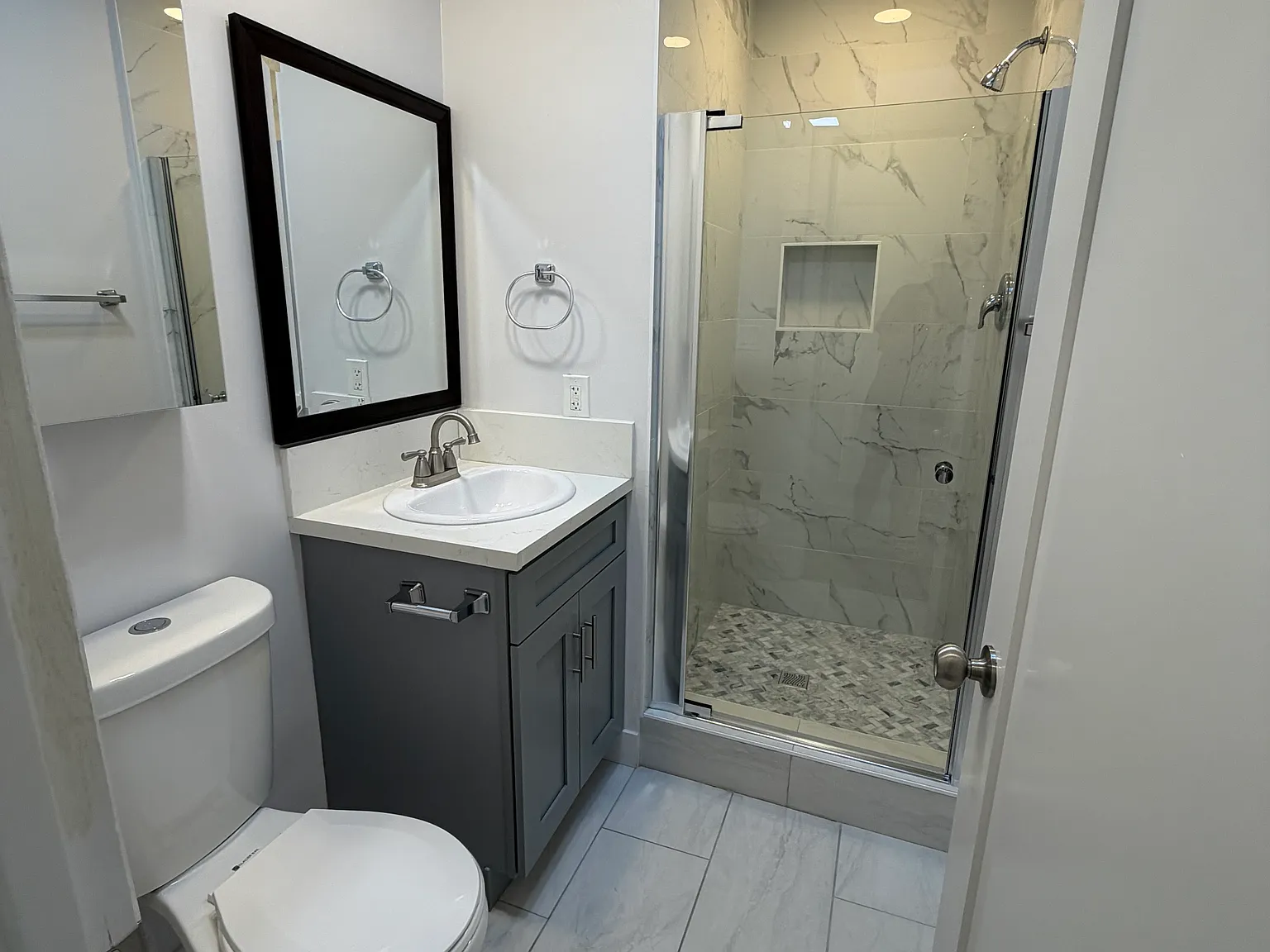 2 bed, 1200 sqft, $4,300 — Photo 3