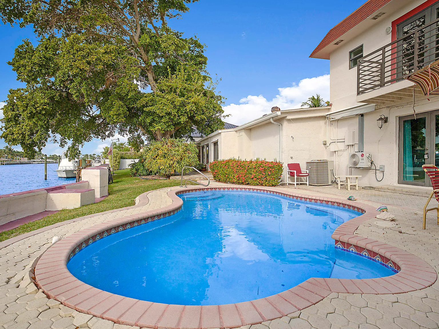 1 bed, 2.0 bath, 1400 sqft, $3,500 — Photo 3