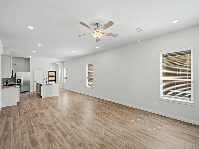 21106 Armstrong County Dr — Photo 14