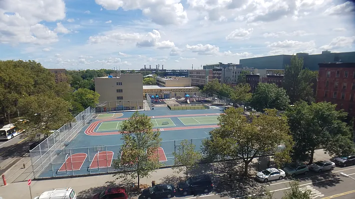 Rented by Uptown Flats LLC | media 24