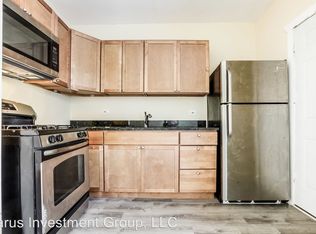 6915 S Dante Ave #1, Chicago, IL 60637