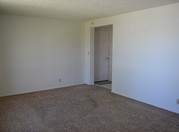 3rd image of 269 Croft Dr