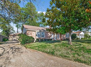 6038 Greenmont Dr, Houston, TX 77092