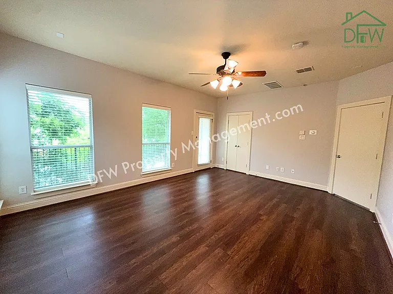 4317 Cedar Springs Rd #E — Photo 13