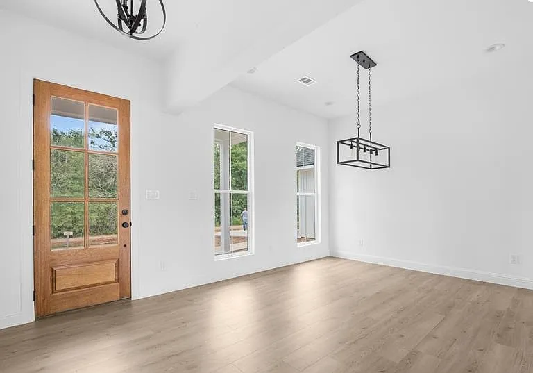 24715 Waterford — Photo 3